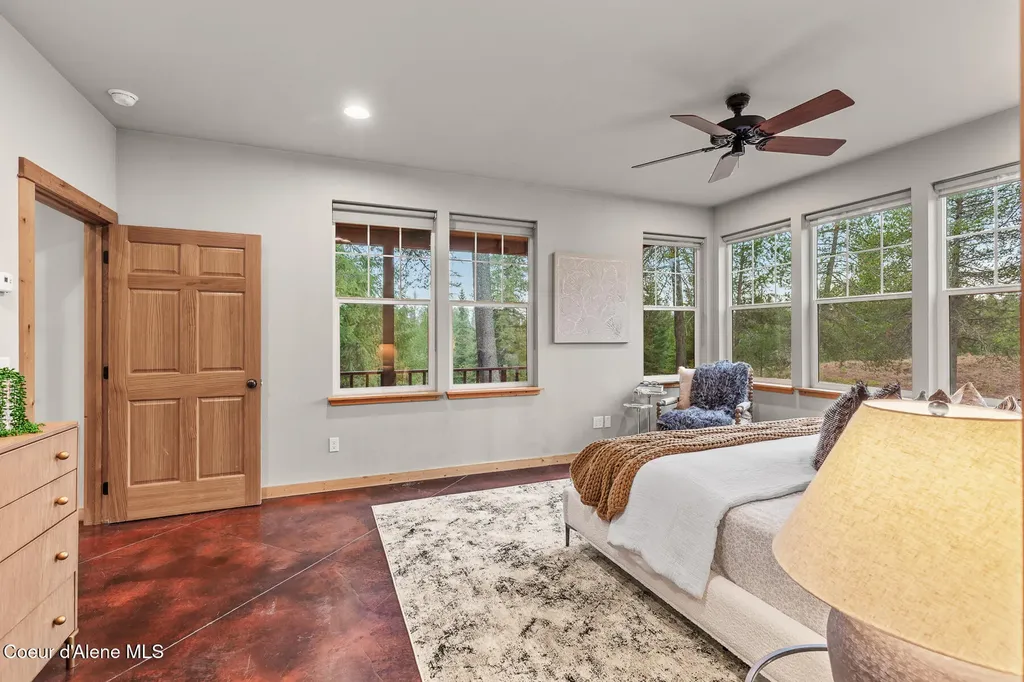 672 Hopkins Road Sandpoint ID 83864