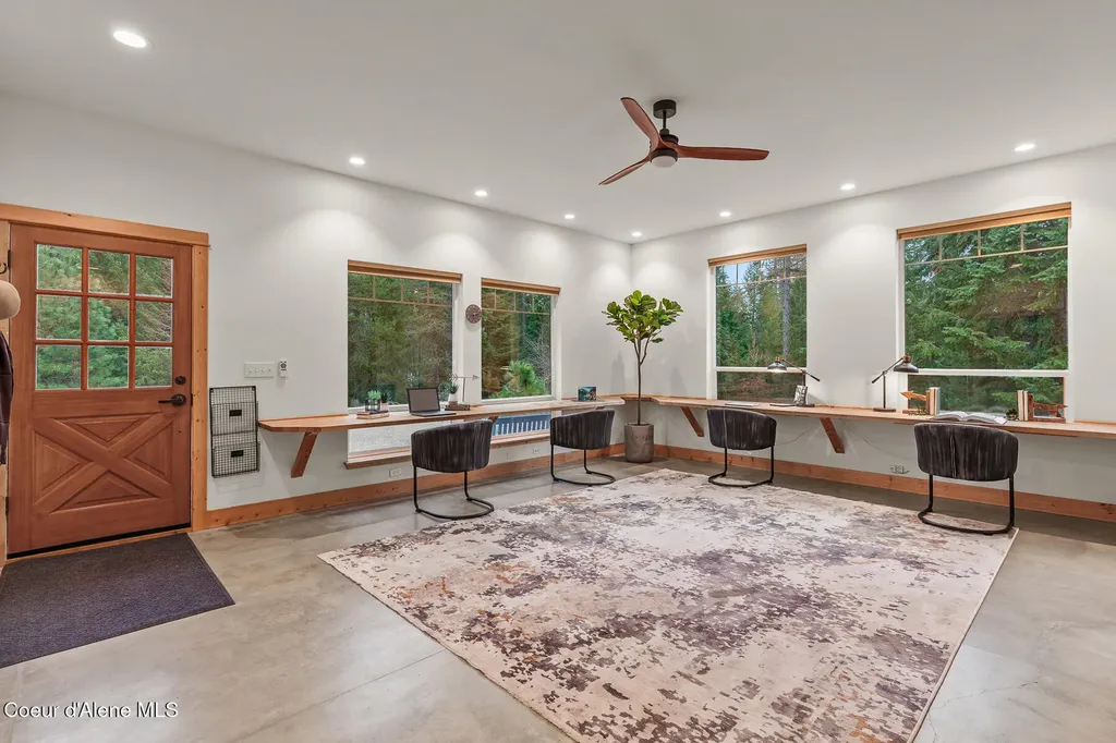 672 Hopkins Road Sandpoint ID 83864