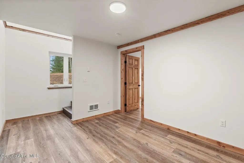 672 Hopkins Road Sandpoint ID 83864