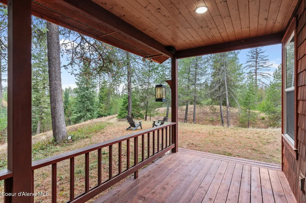 672 Hopkins Road Sandpoint ID 83864