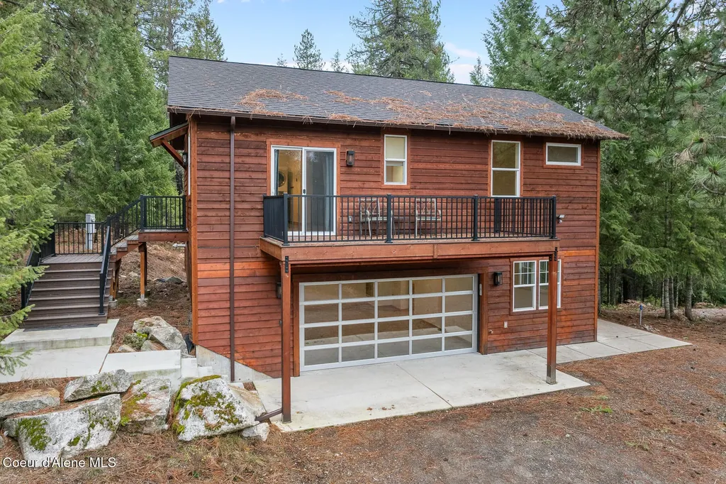 672 Hopkins Road Sandpoint ID 83864