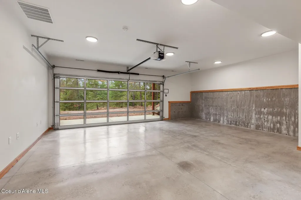 672 Hopkins Road Sandpoint ID 83864