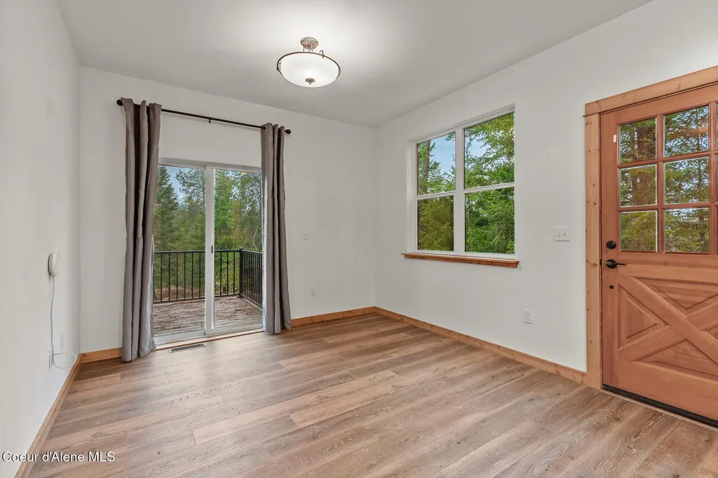 672 Hopkins Road Sandpoint ID 83864
