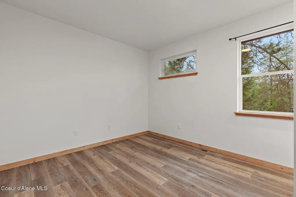 672 Hopkins Road Sandpoint ID 83864