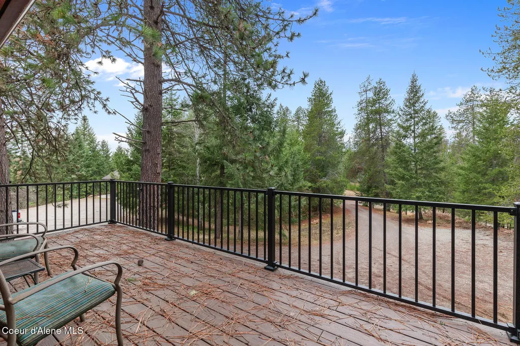 672 Hopkins Road Sandpoint ID 83864