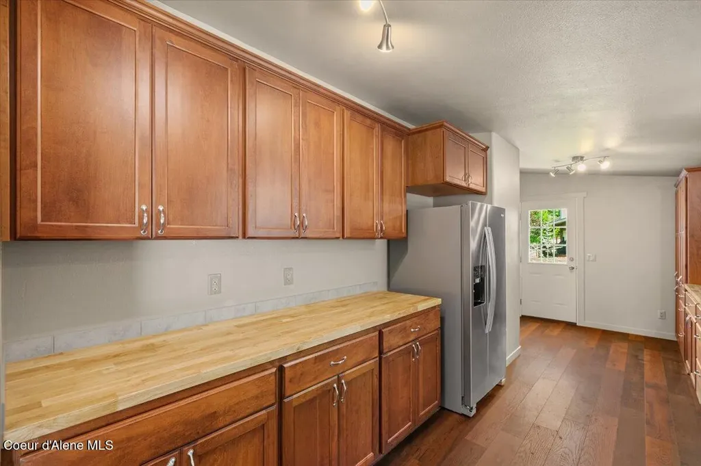 13085 N Ragged Ridge Road Hauser ID 83854