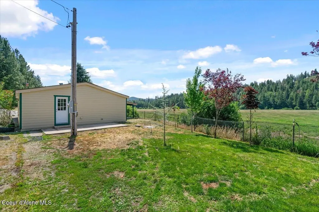 13085 N Ragged Ridge Road Hauser ID 83854
