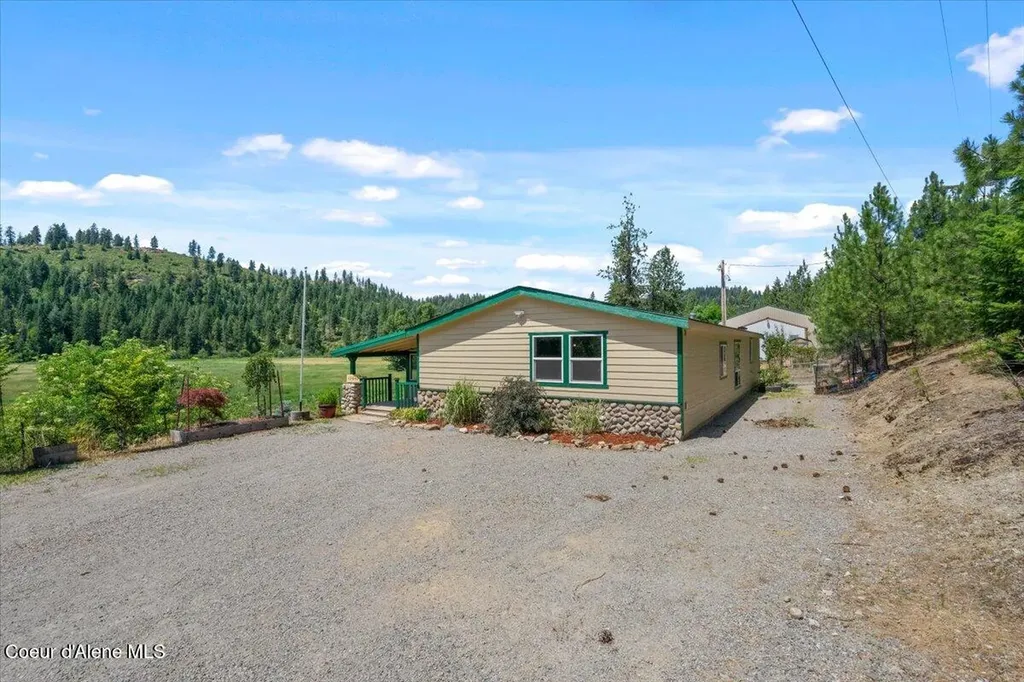 13085 N Ragged Ridge Road Hauser ID 83854