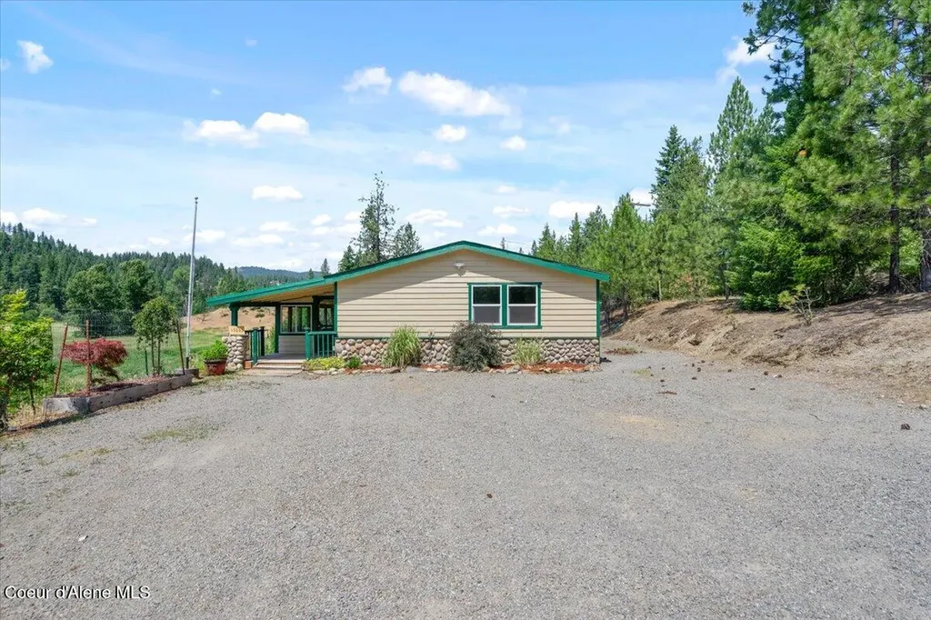 13085 N Ragged Ridge Road Hauser ID 83854