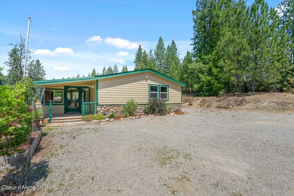 13085 N Ragged Ridge Road Hauser ID 83854
