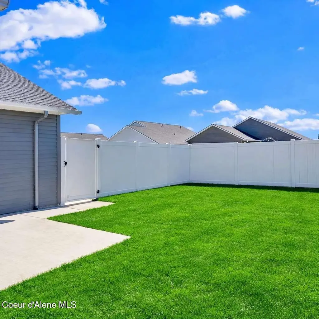 6208 W Bowmore Lane Rathdrum ID 83858