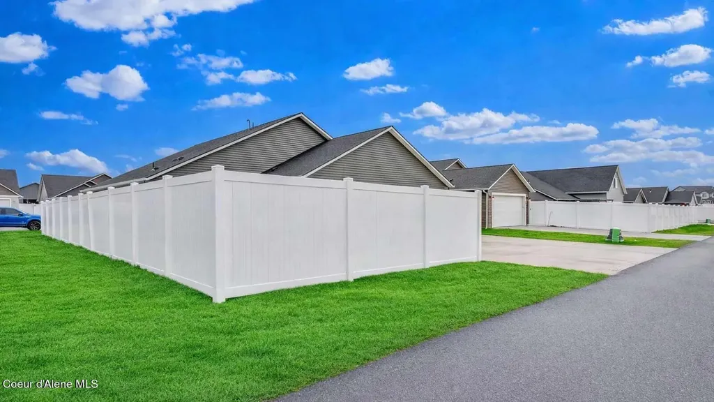 6208 W Bowmore Lane Rathdrum ID 83858