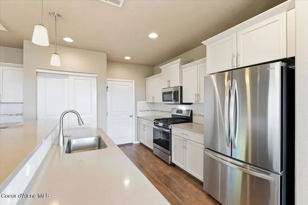 13071 N Loveland Way Hayden ID 83835