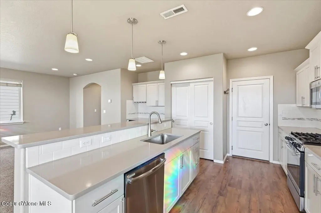 13071 N Loveland Way Hayden ID 83835