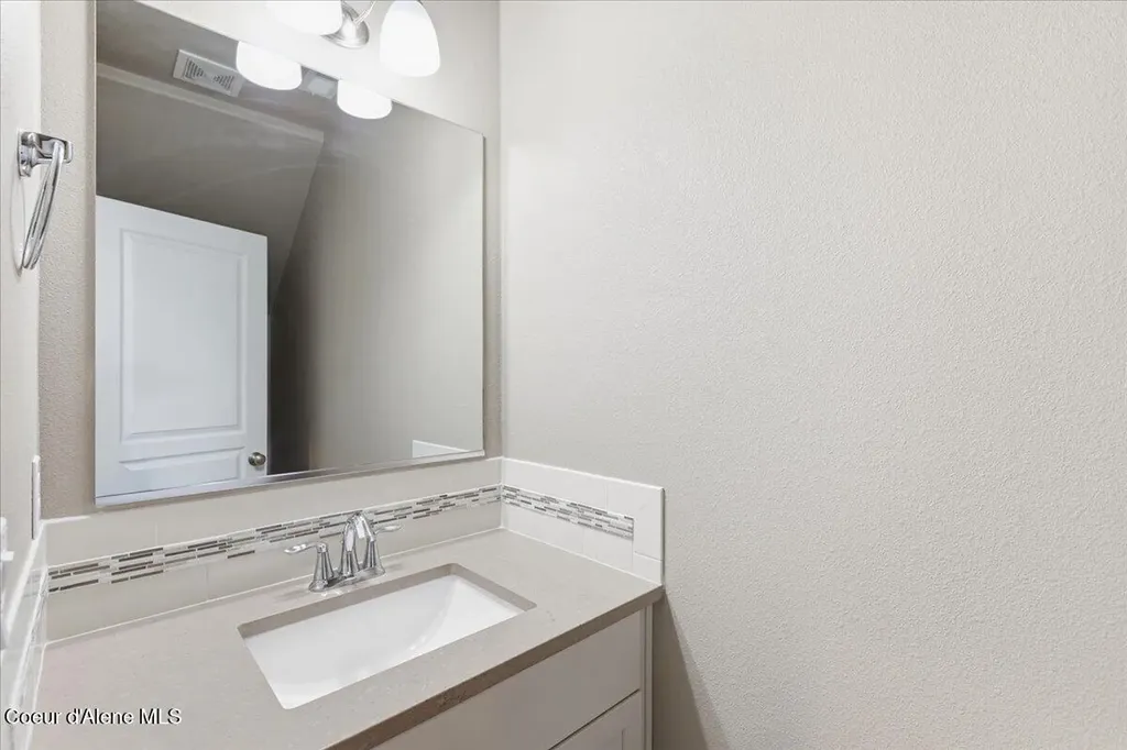 13071 N Loveland Way Hayden ID 83835