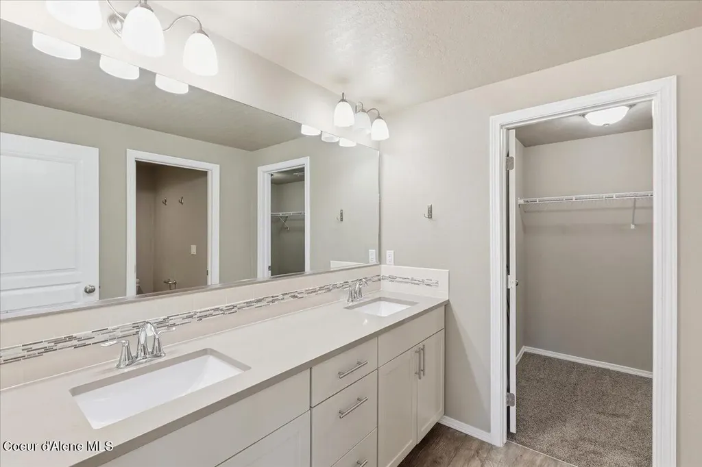 13071 N Loveland Way Hayden ID 83835