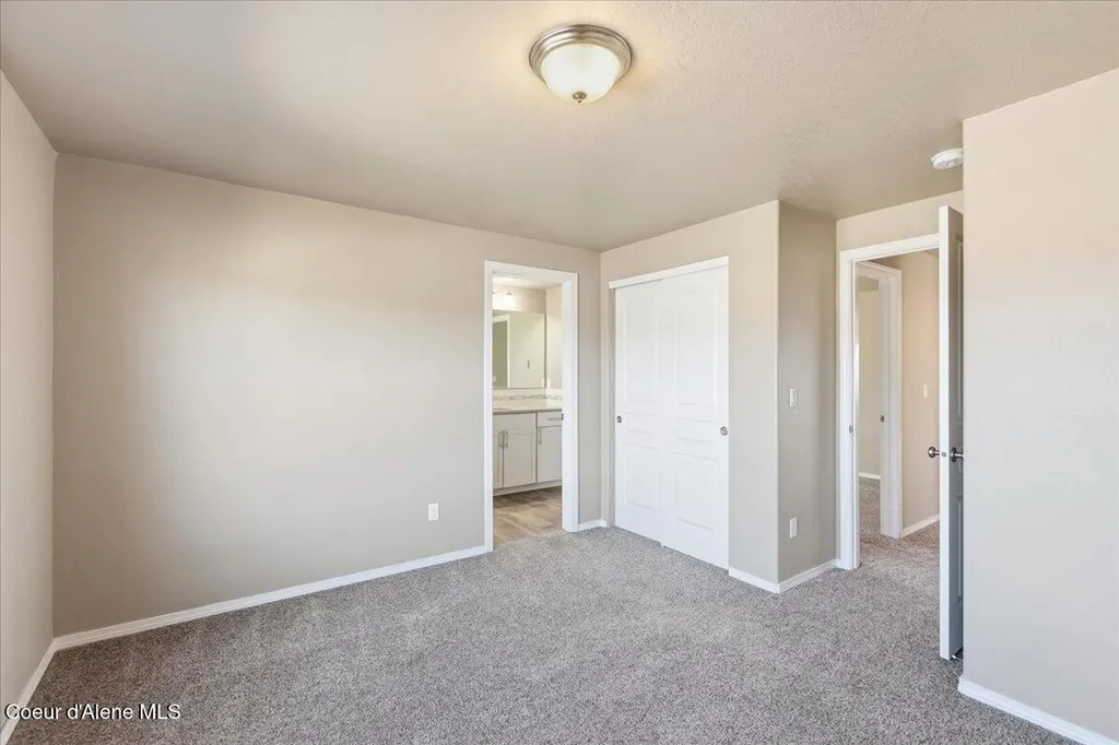 13071 N Loveland Way Hayden ID 83835