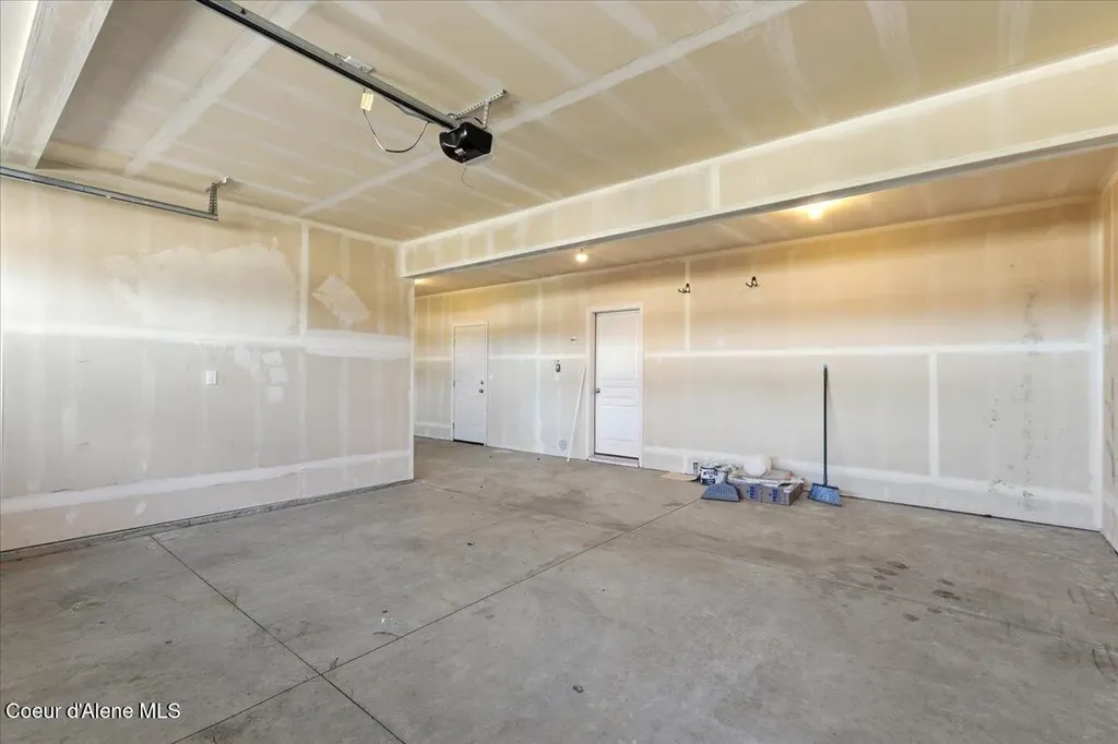 13071 N Loveland Way Hayden ID 83835