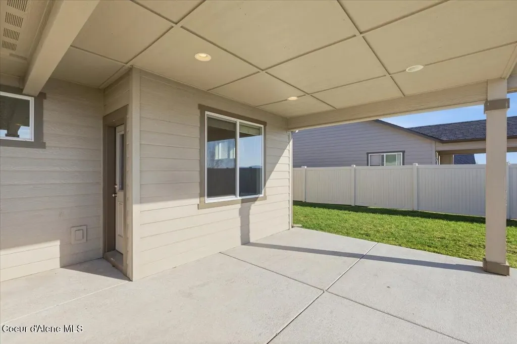 13071 N Loveland Way Hayden ID 83835