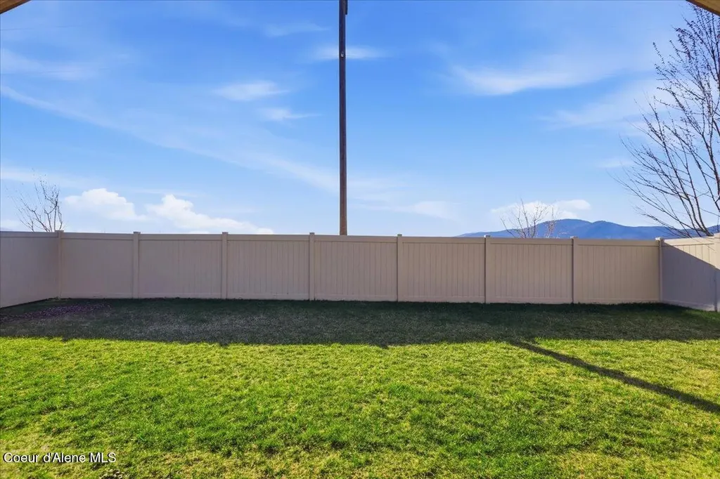 13071 N Loveland Way Hayden ID 83835