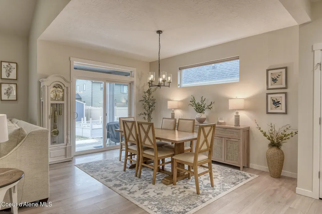 4427 E Marble Fox Avenue Post Falls ID 83854