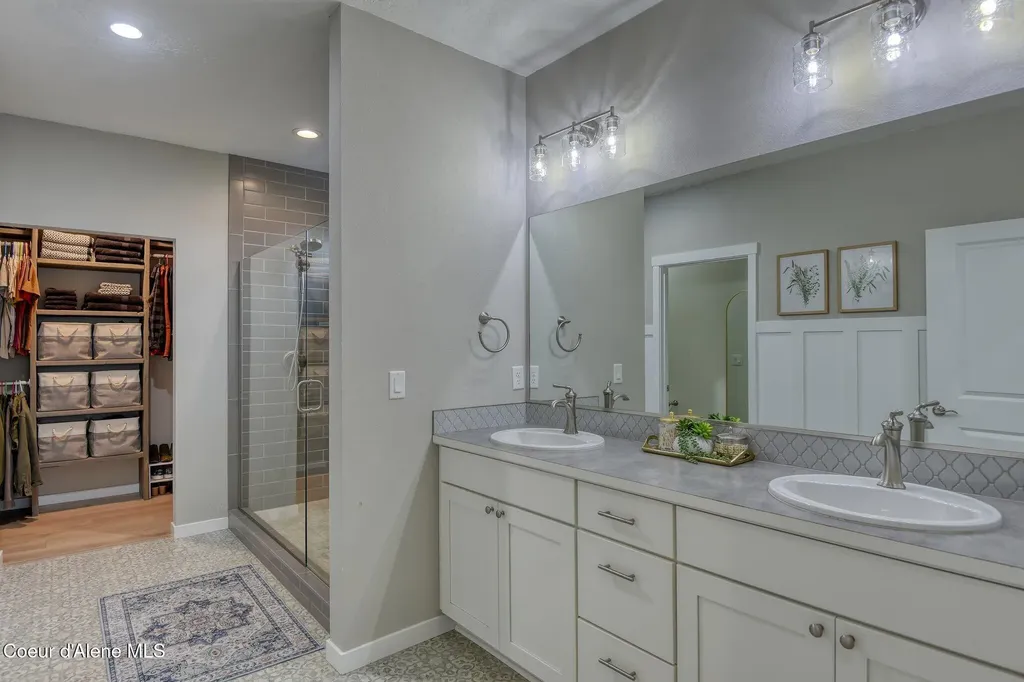 4427 E Marble Fox Avenue Post Falls ID 83854