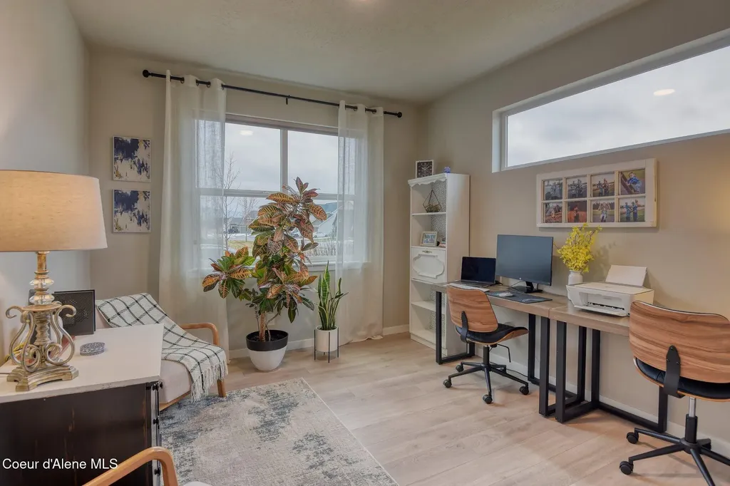 4427 E Marble Fox Avenue Post Falls ID 83854