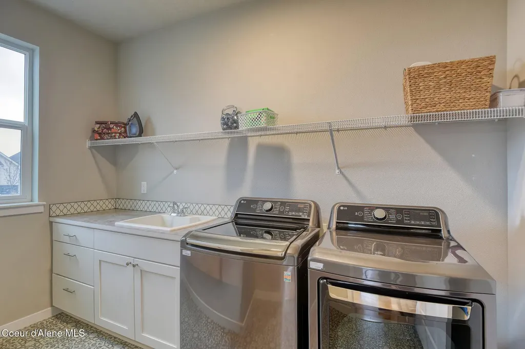 4427 E Marble Fox Avenue Post Falls ID 83854