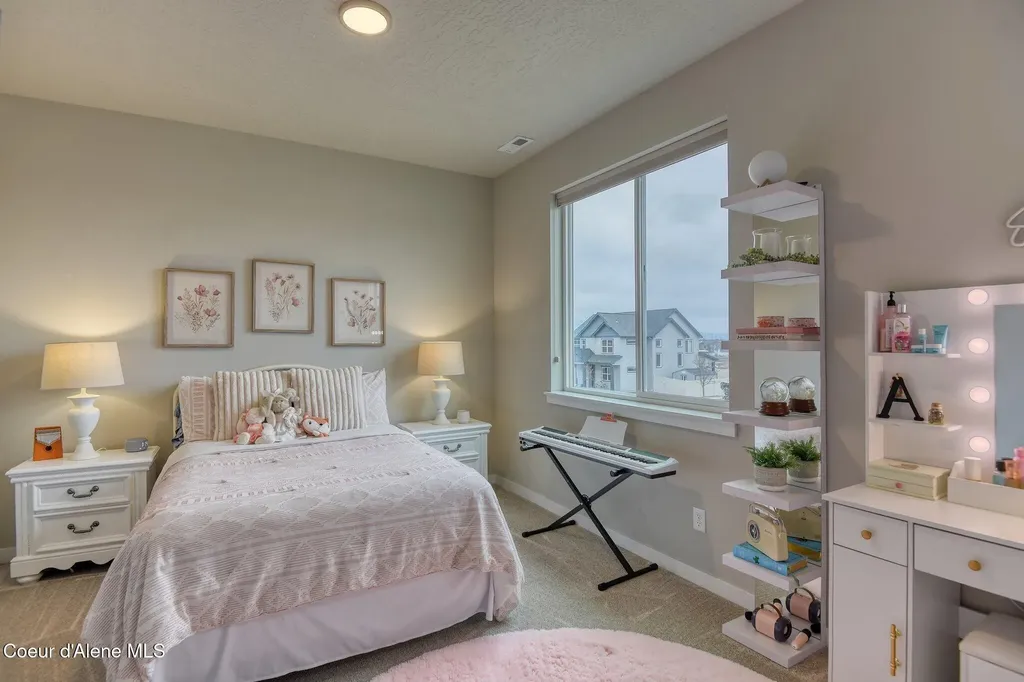 4427 E Marble Fox Avenue Post Falls ID 83854