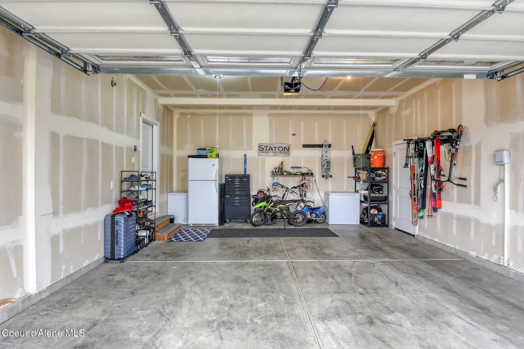 4427 E Marble Fox Avenue Post Falls ID 83854