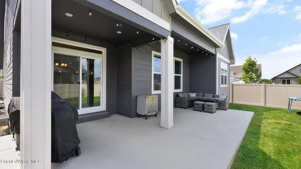 4427 E Marble Fox Avenue Post Falls ID 83854