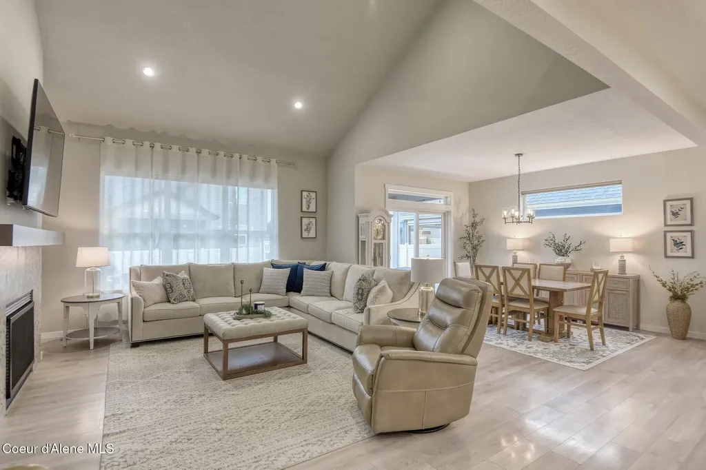 4427 E Marble Fox Avenue Post Falls ID 83854