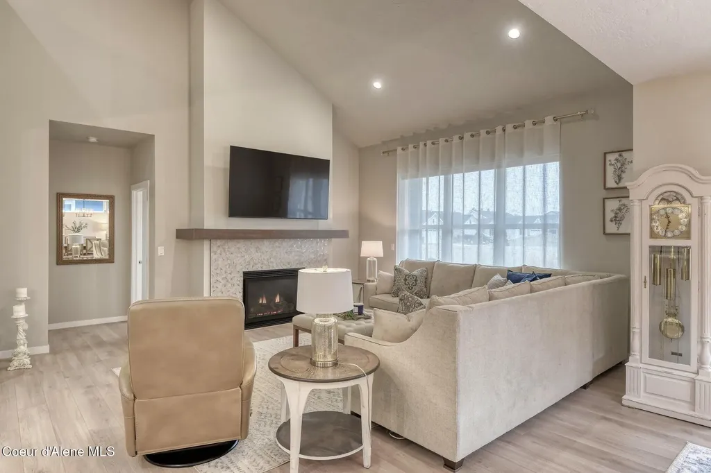 4427 E Marble Fox Avenue Post Falls ID 83854