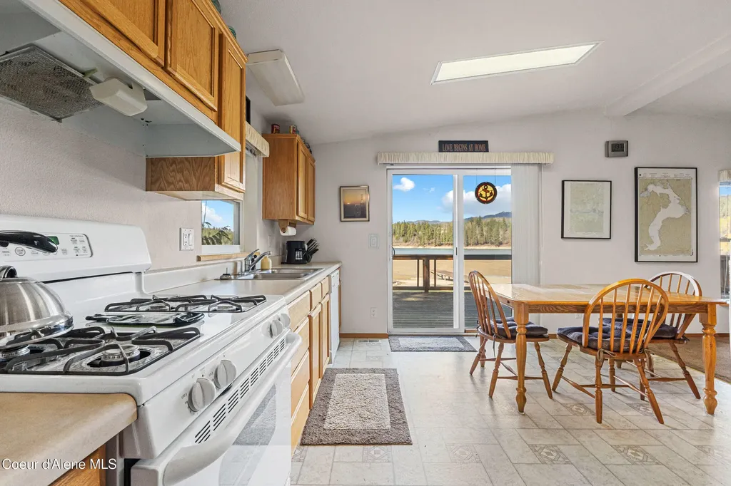 7 W Lakeview Boulevard Priest River ID 83856