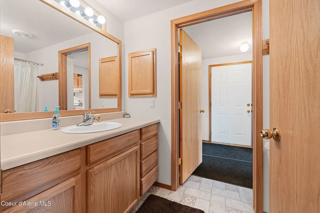 7 W Lakeview Boulevard Priest River ID 83856