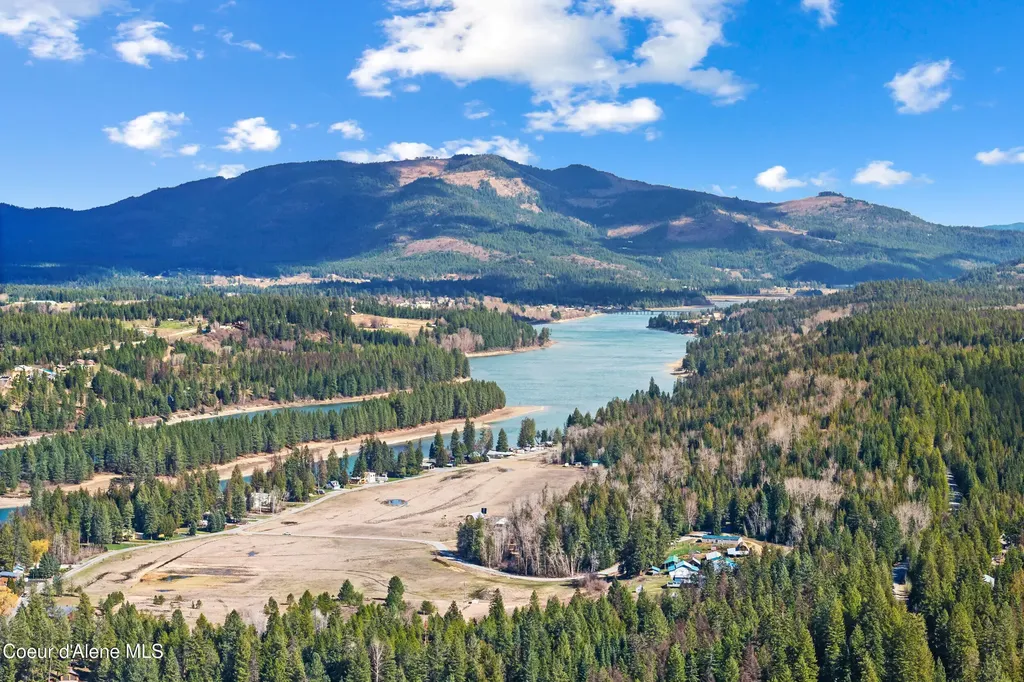 7 W Lakeview Boulevard Priest River ID 83856