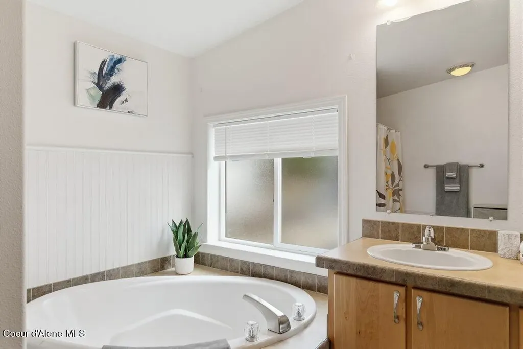 3093 W Highway 53 Rathdrum ID 83858