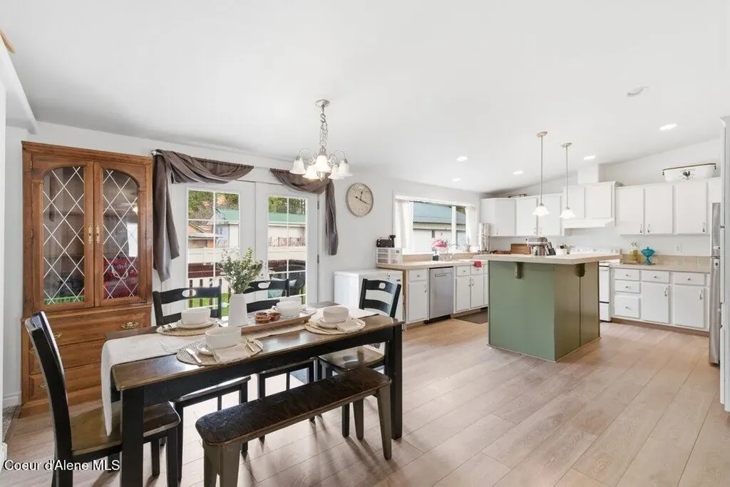 3093 W Highway 53 Rathdrum ID 83858