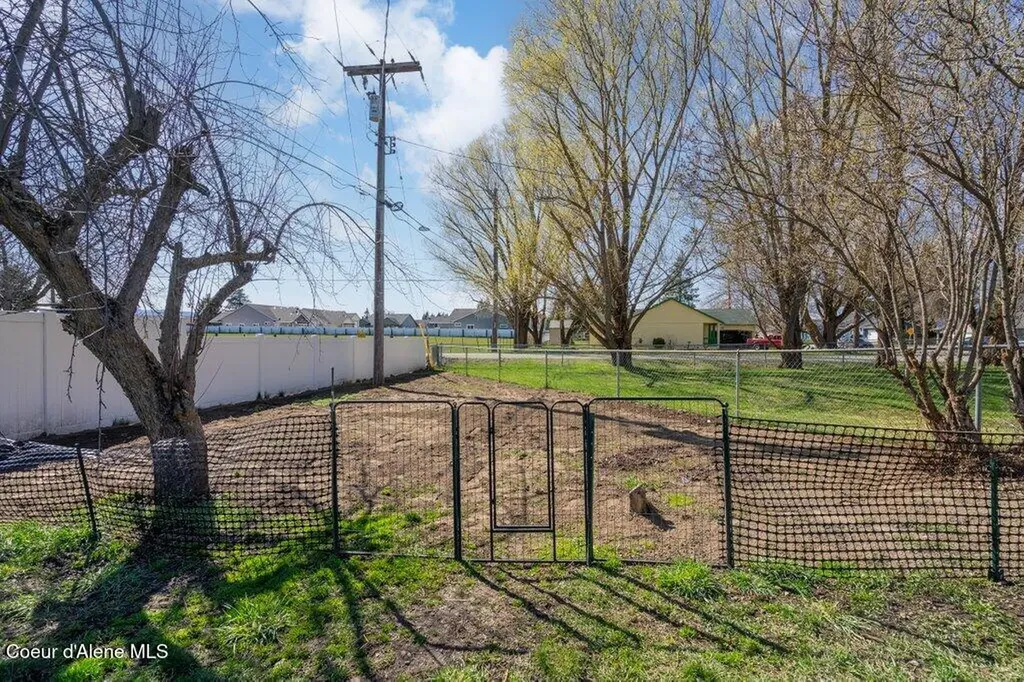 696 W Peach Tree Drive Hayden ID 83835