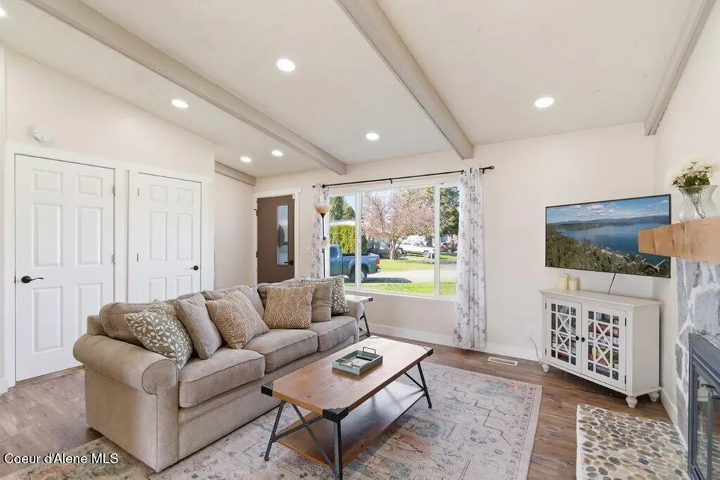 696 W Peach Tree Drive Hayden ID 83835