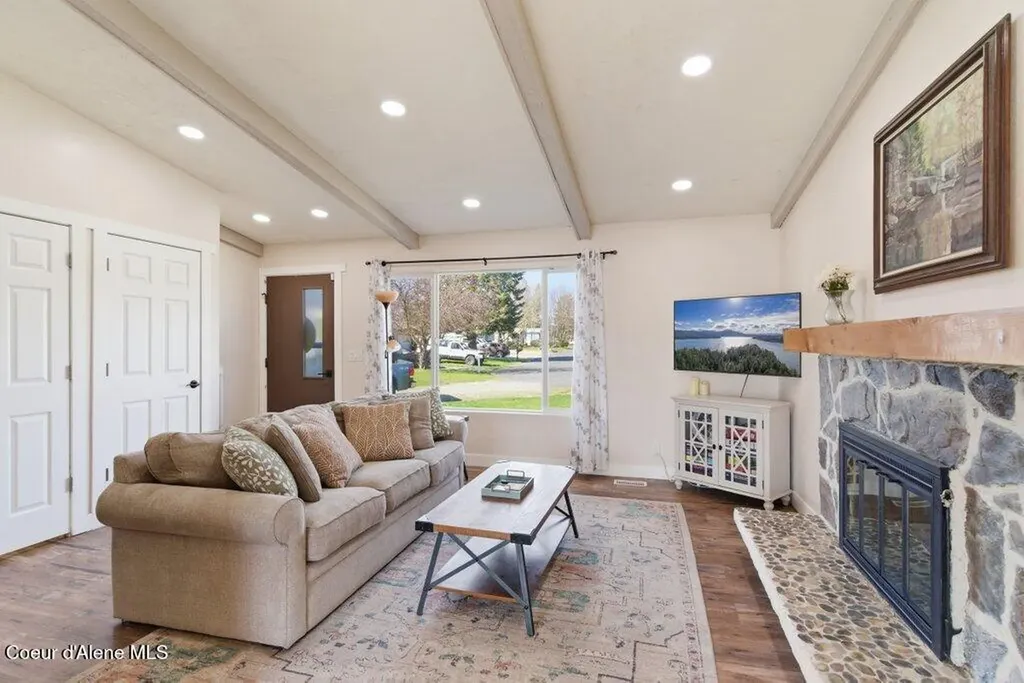 696 W Peach Tree Drive Hayden ID 83835