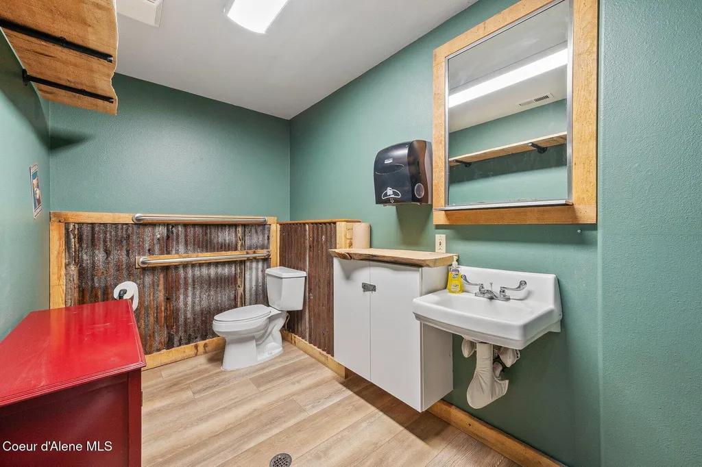 6242 W Maine Street Spirit Lake ID 83869
