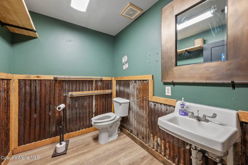 6242 W Maine Street Spirit Lake ID 83869