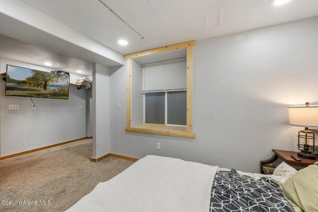 6242 W Maine Street Spirit Lake ID 83869