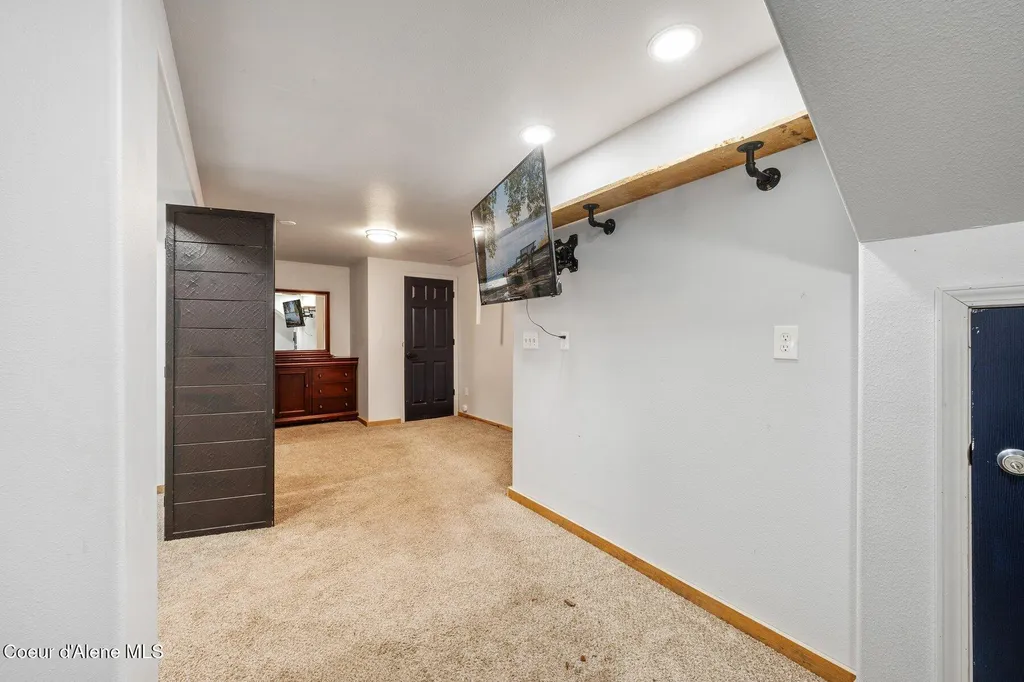 6242 W Maine Street Spirit Lake ID 83869