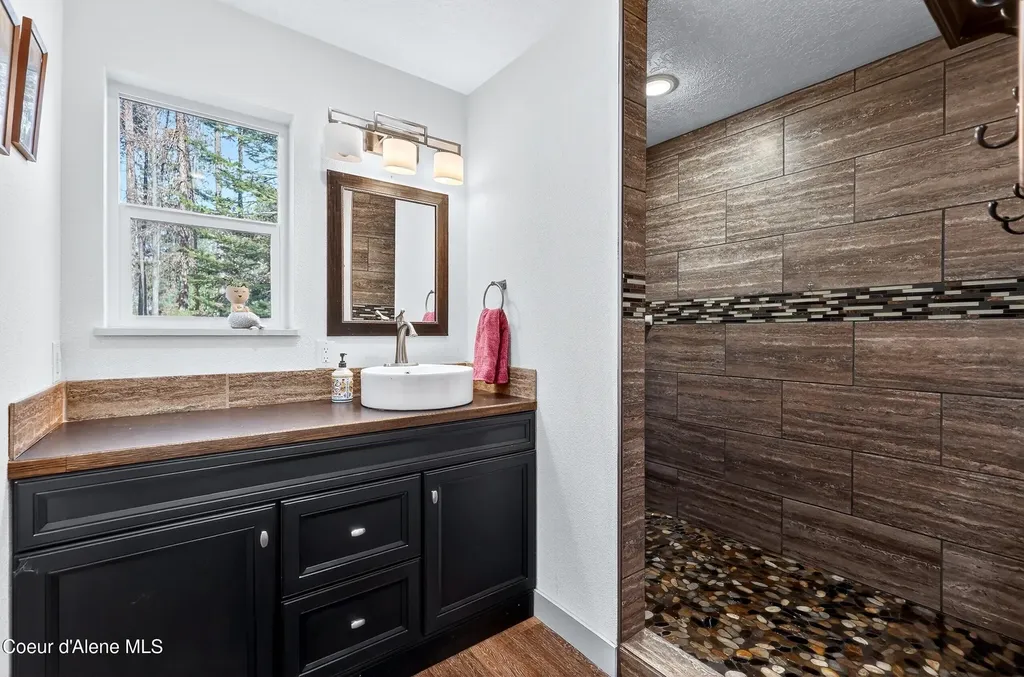 676 S Rena Road Oldtown ID 83822