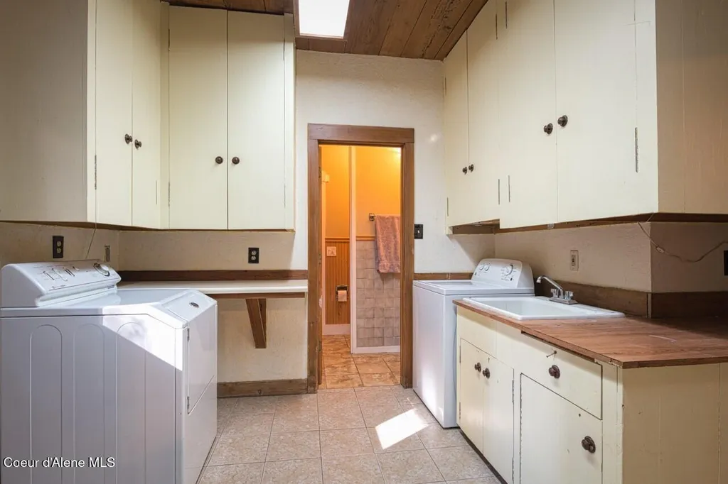 2298 Selkirk Road Sandpoint ID 83864