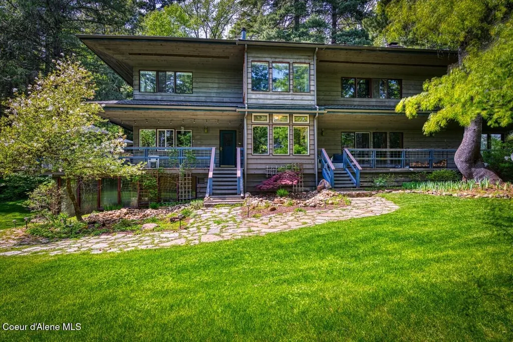 2298 Selkirk Road Sandpoint ID 83864