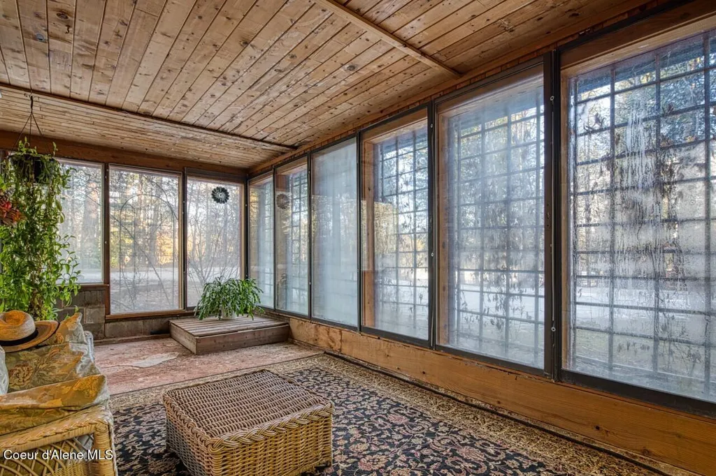 2298 Selkirk Road Sandpoint ID 83864