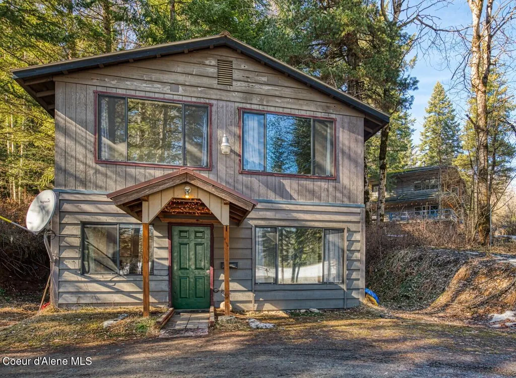 2298 Selkirk Road Sandpoint ID 83864